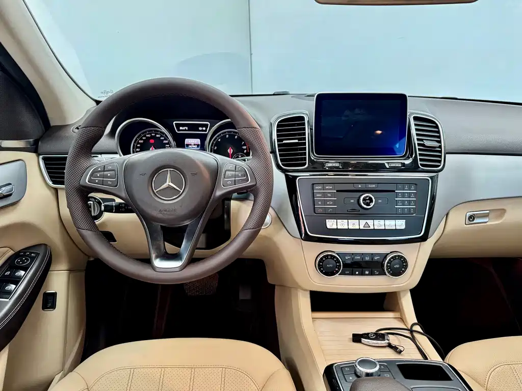 Mercedes-Benz GLE (Import) — миниатюра 17