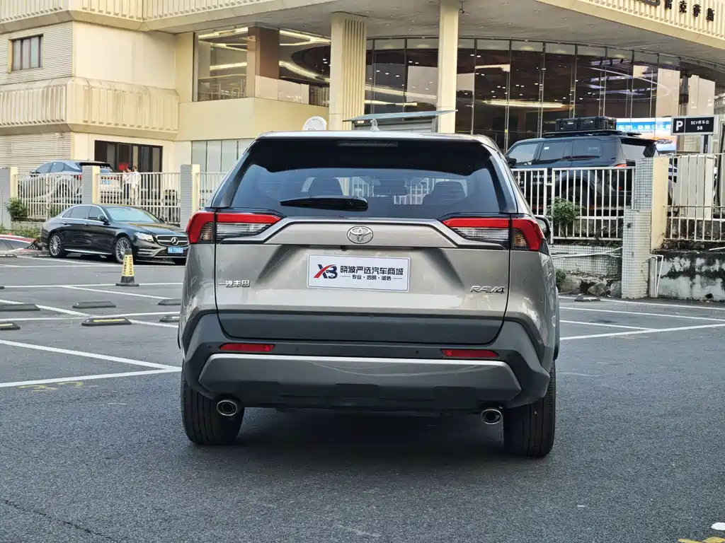 Toyota RAV4 — миниатюра 19