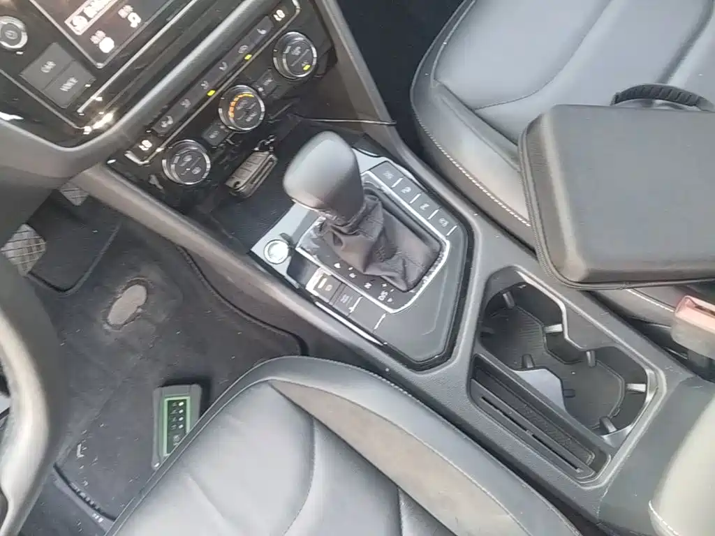 Volkswagen Tiguan L — миниатюра 14