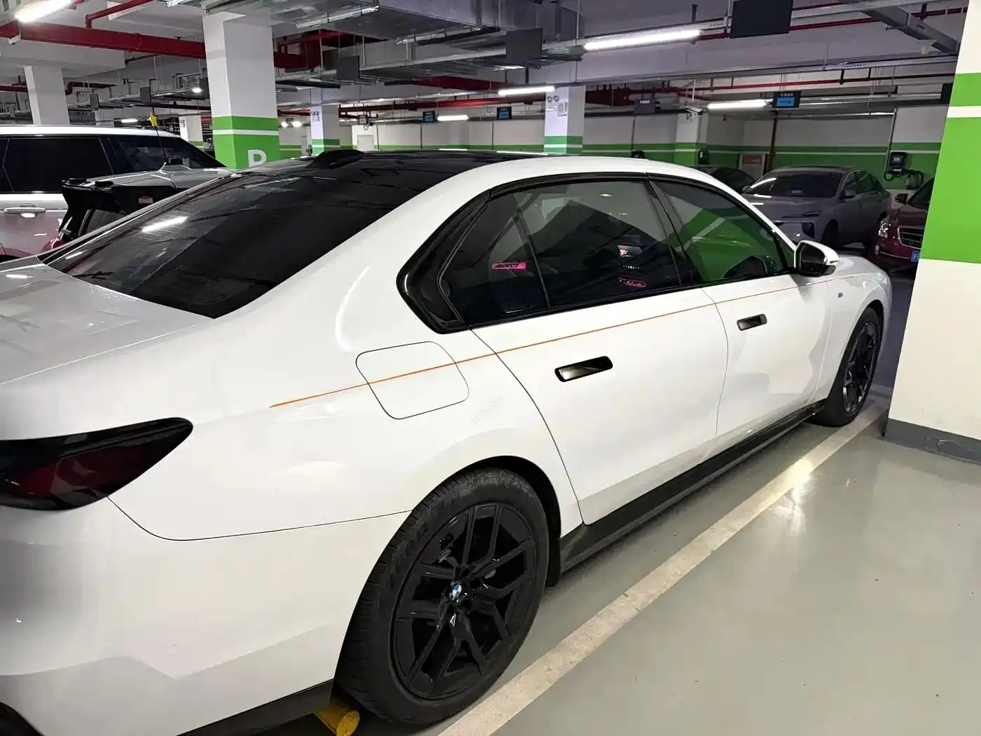 BMW i7
