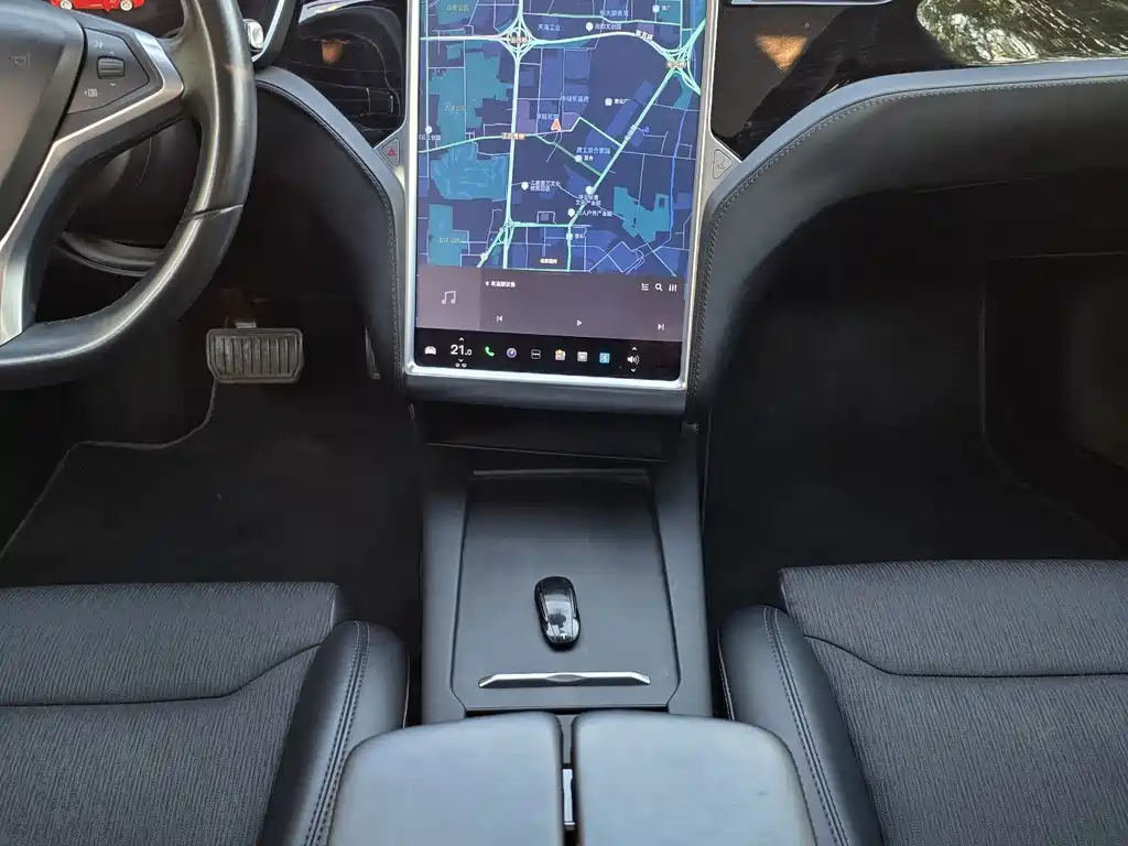 Tesla Model S — миниатюра 13