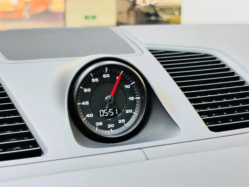 Porsche Cayenne — миниатюра 14