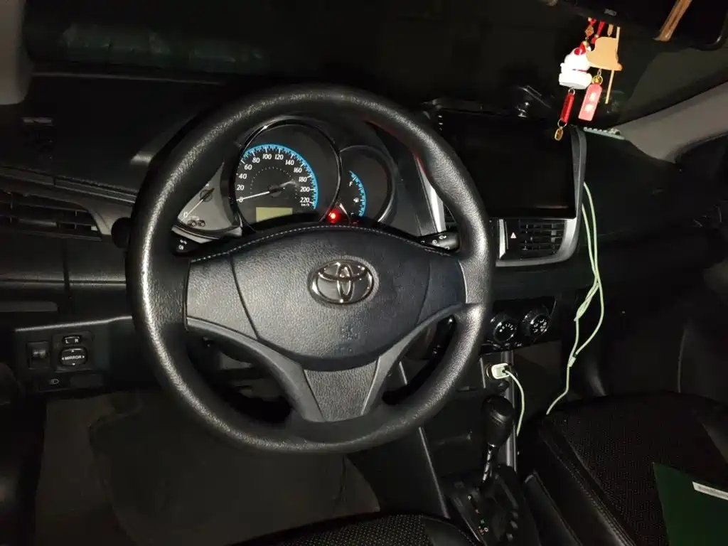 Toyota Yaris L — миниатюра 5