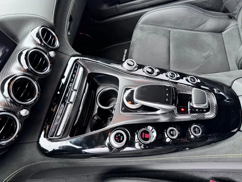 MERCEDES-BENZ AMG GT