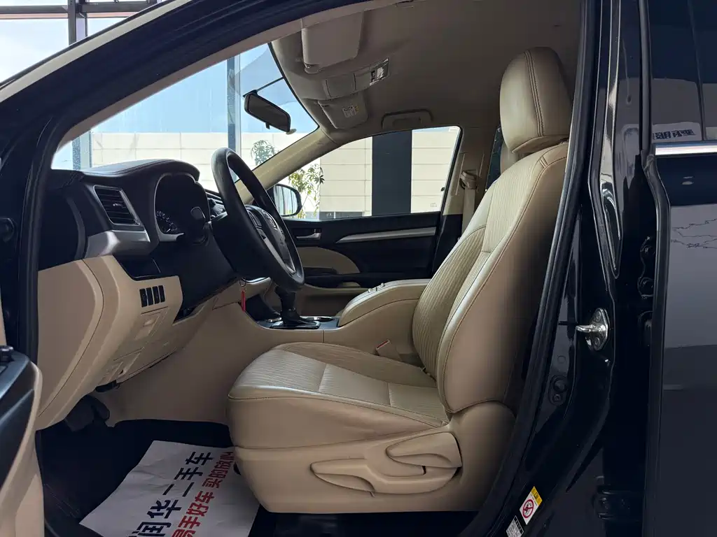 Toyota Highlander 2021 2.0T Elite 7 мест