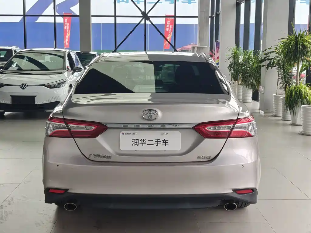 Toyota Camry — миниатюра 4