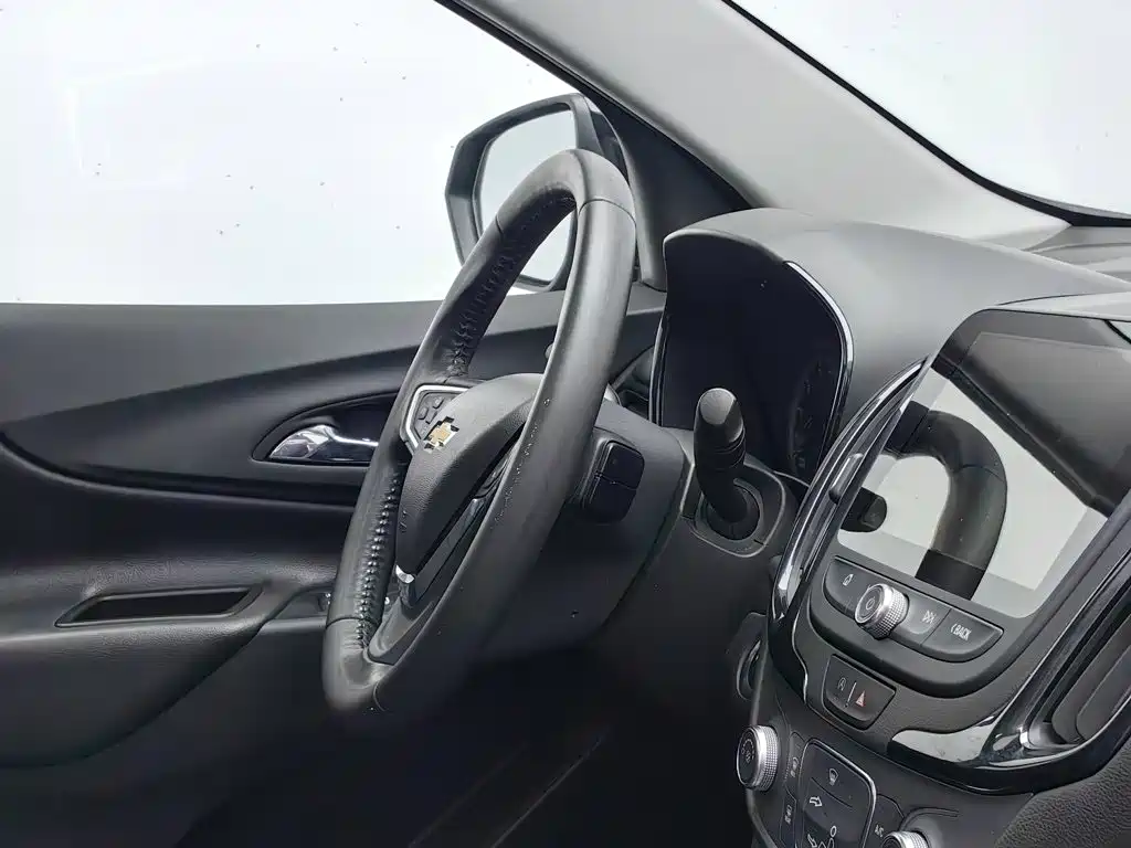 Chevrolet Equinox — миниатюра 22