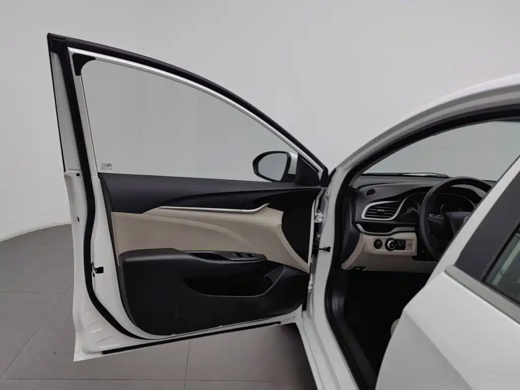 Buick Excelle — миниатюра 8
