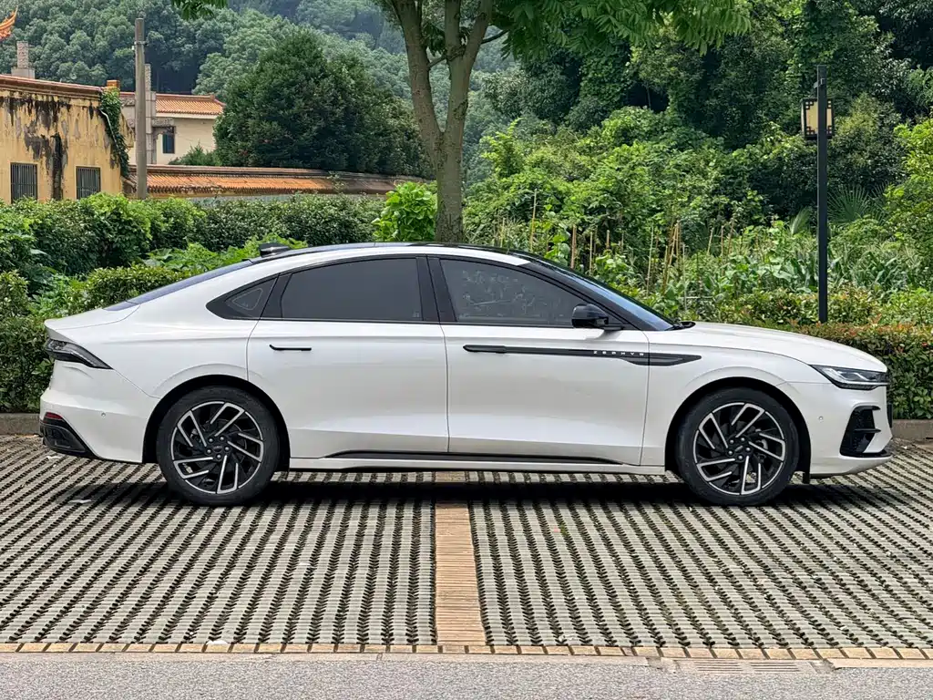 Lincoln Z — миниатюра 4