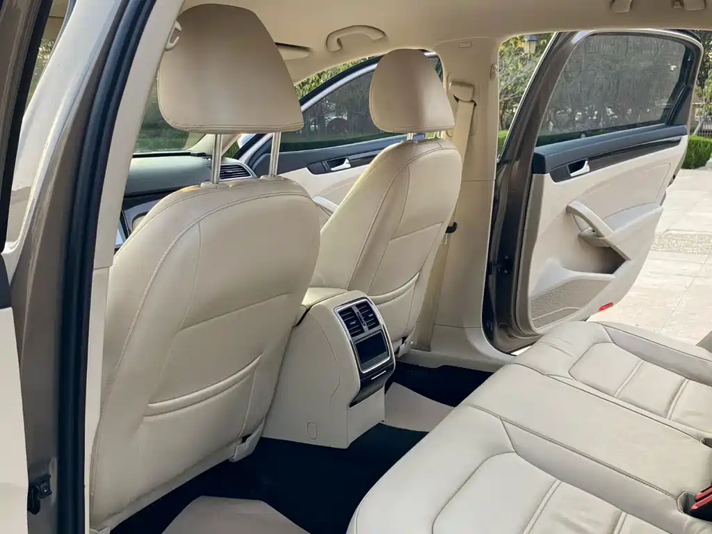 Volkswagen Passat — миниатюра 6