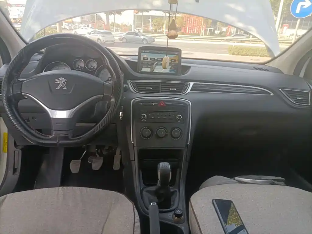 Peugeot 308 — миниатюра 13