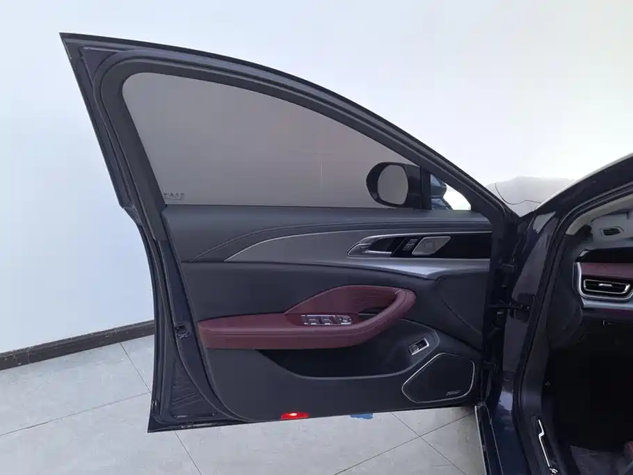 Hongqi Hongqi H5 — миниатюра 7