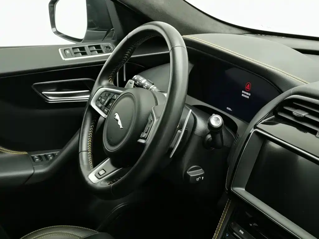 Jaguar F-PACE — миниатюра 22