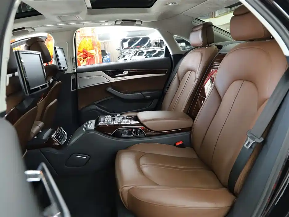 Audi A8 2011 A8L W12 6.3 FSI quattro