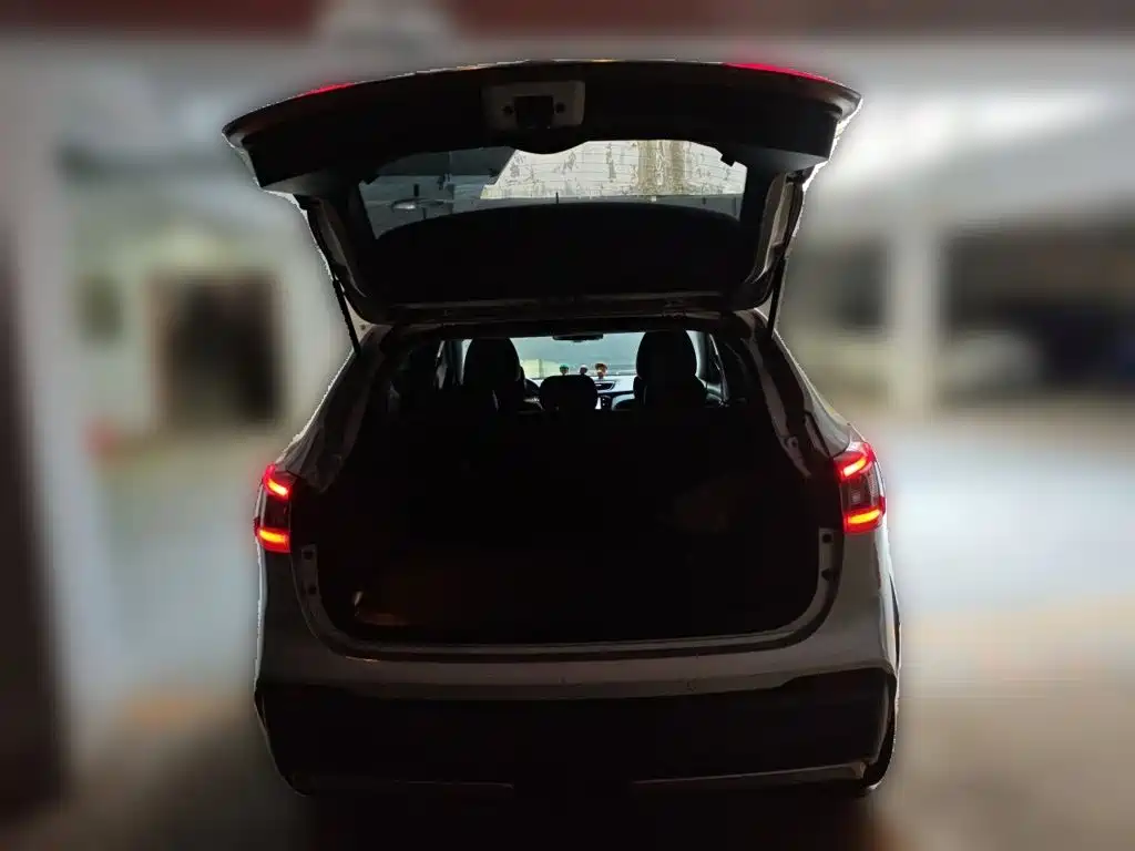 Nissan Qashqai — миниатюра 10