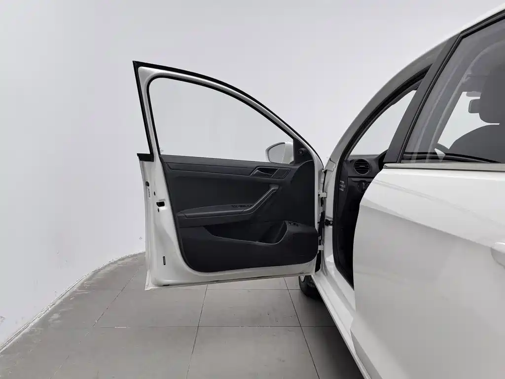 Volkswagen Jetta — миниатюра 8