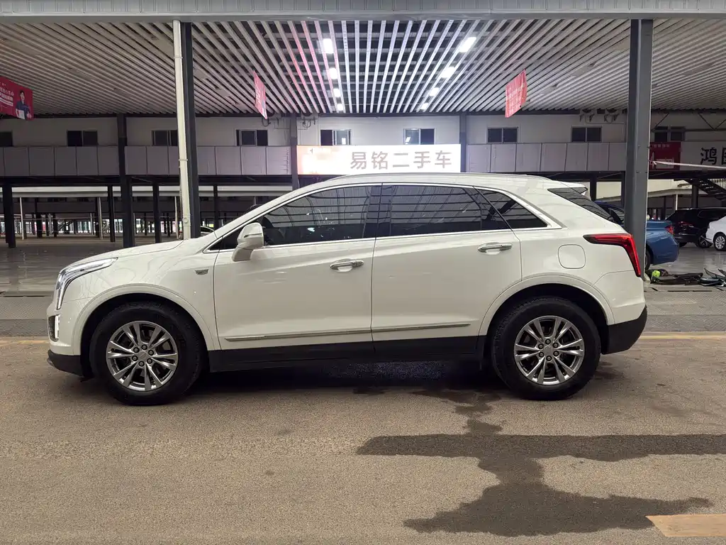 CADILLAC XT5