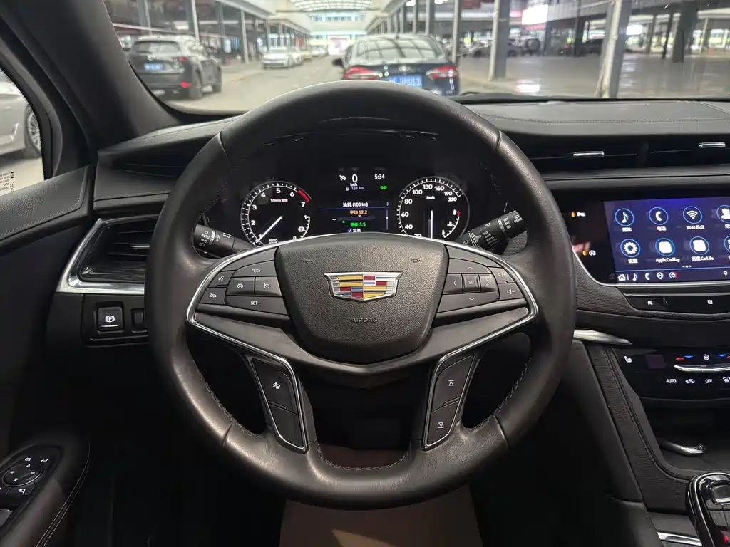 CADILLAC XT5