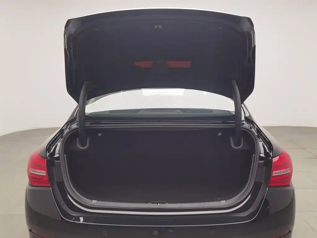 Hongqi Hongqi H5 — миниатюра 16