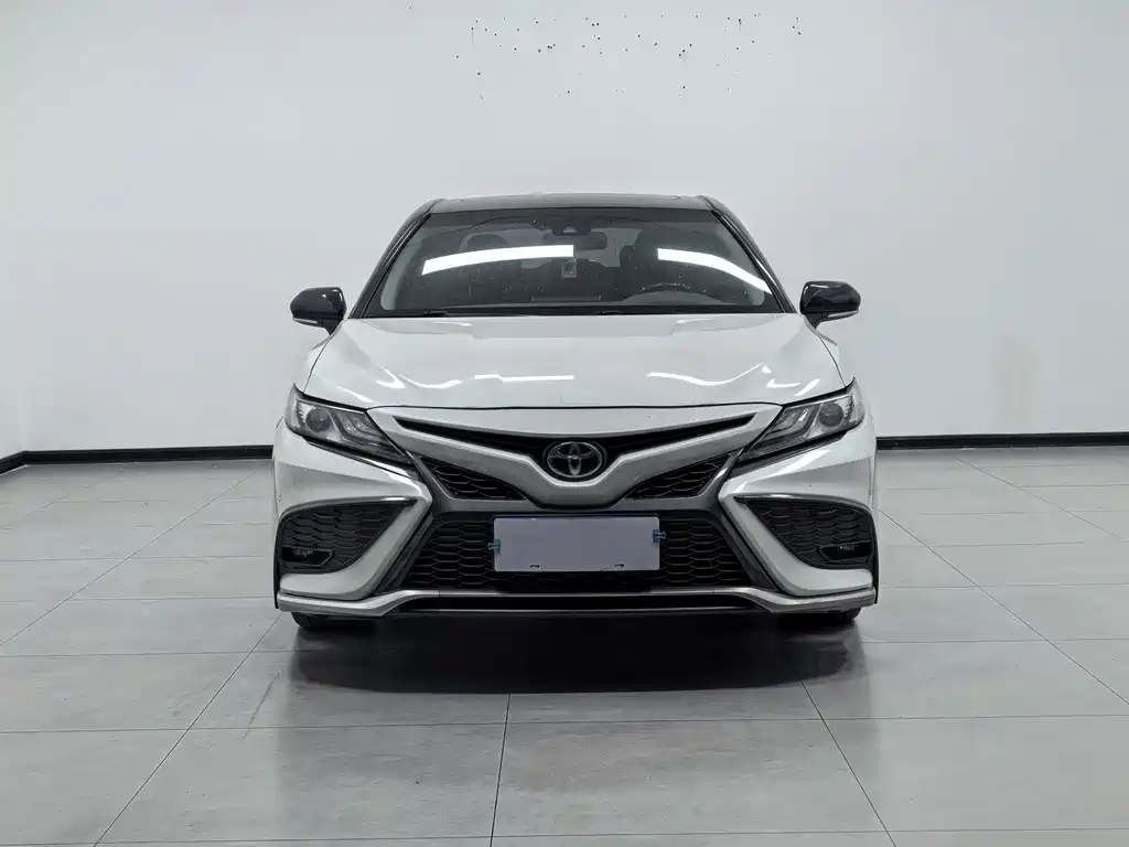 Toyota Camry — миниатюра 2