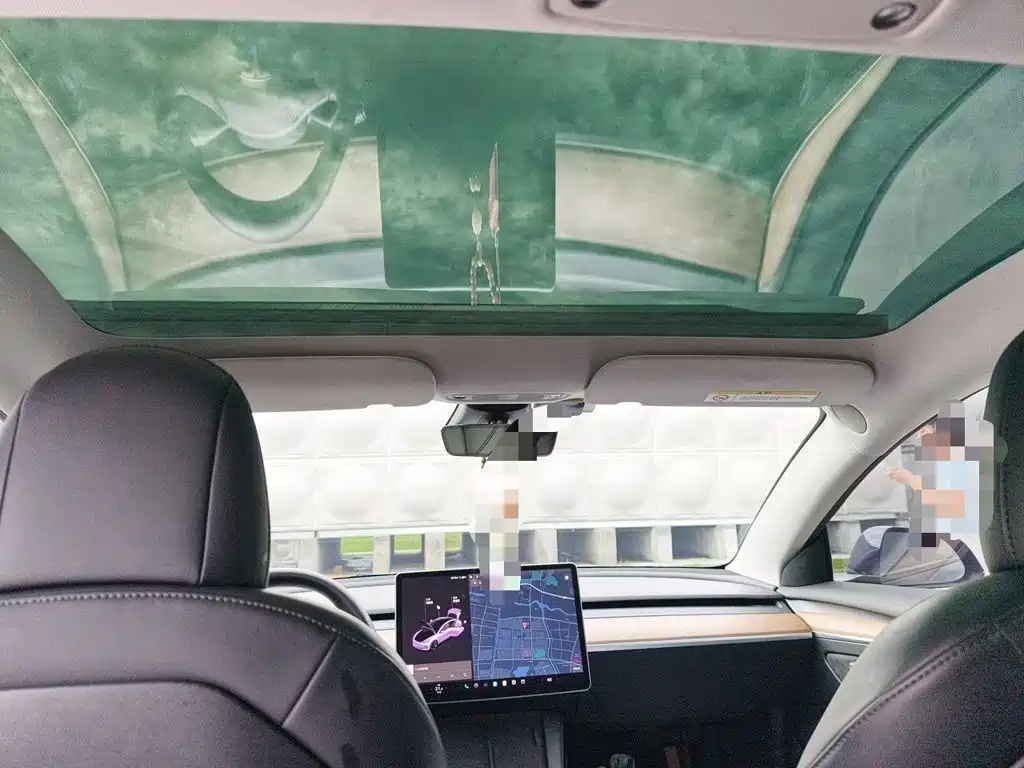 Tesla Model 3 — миниатюра 8