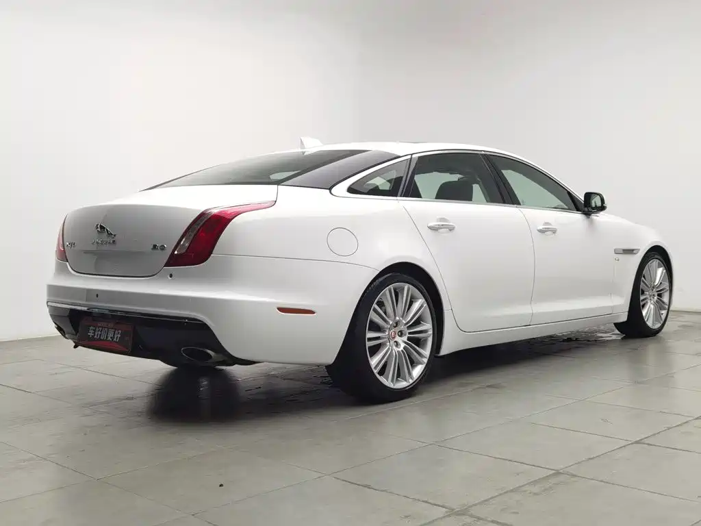 Jaguar XJ — миниатюра 2