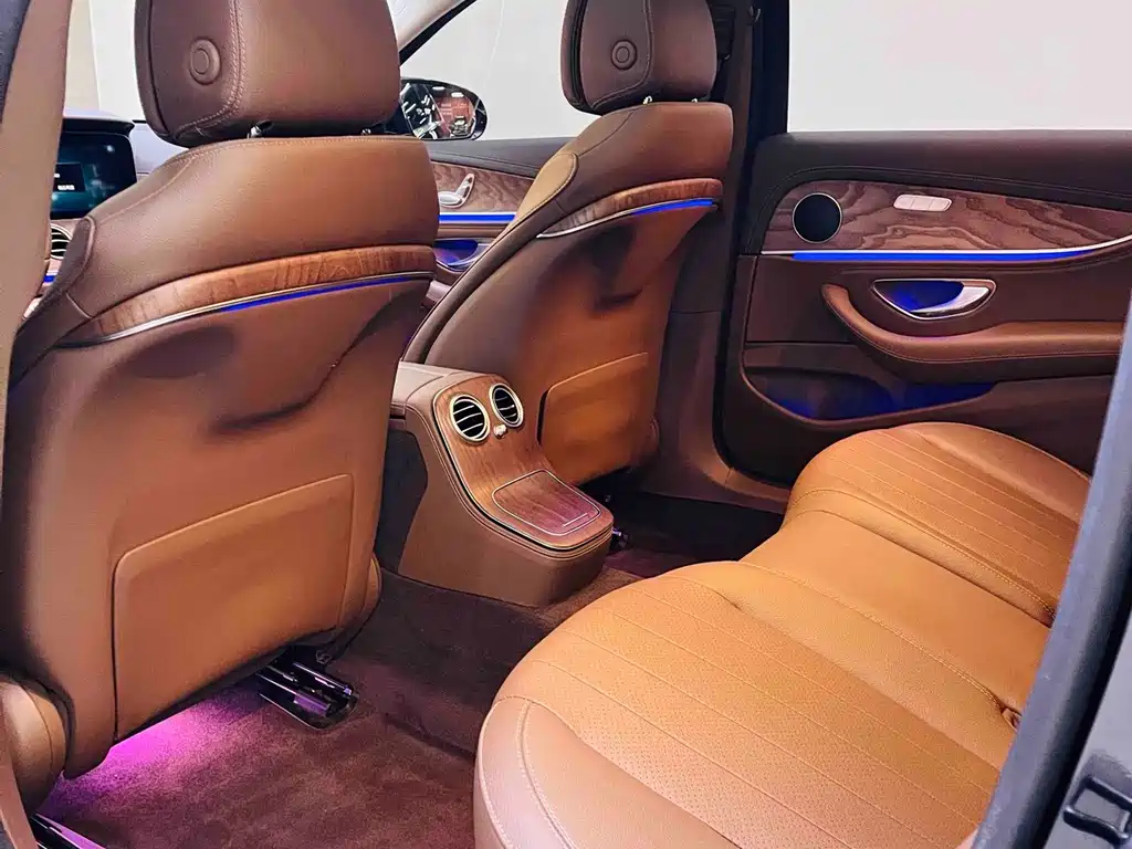 Mercedes-Benz E-Class — миниатюра 5