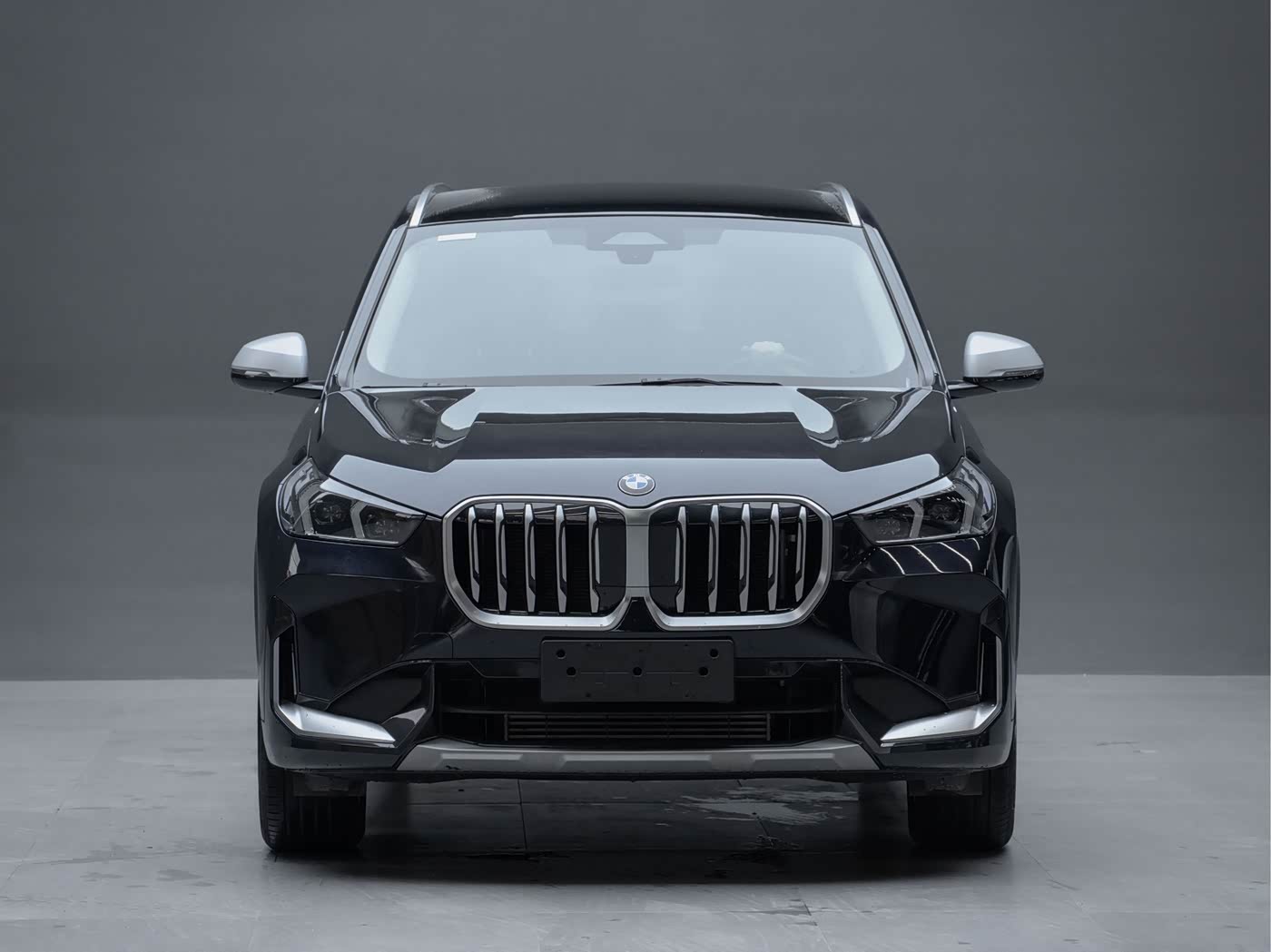 BMW X1 1.5 л 2023 г. Чёрный, пробег 12500 км
