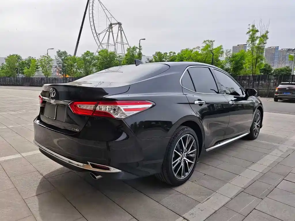 TOYOTA CAMRY