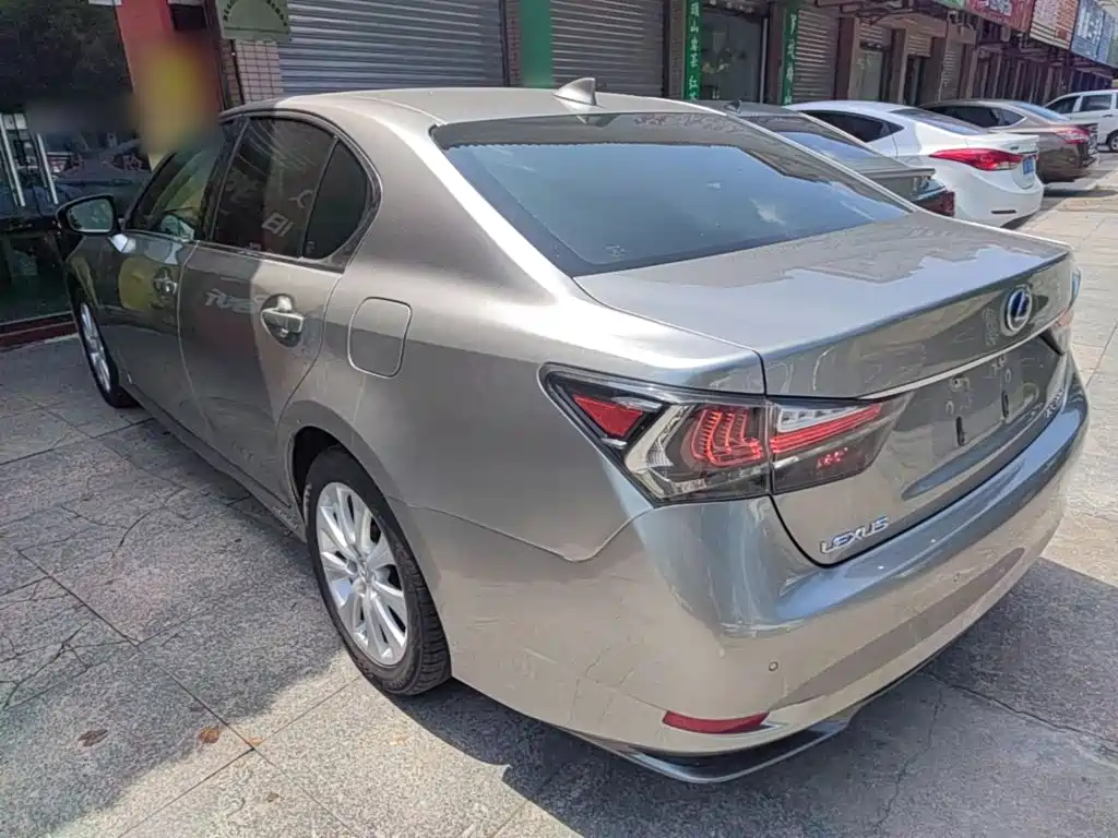 Lexus GS 2016 300h Lead
