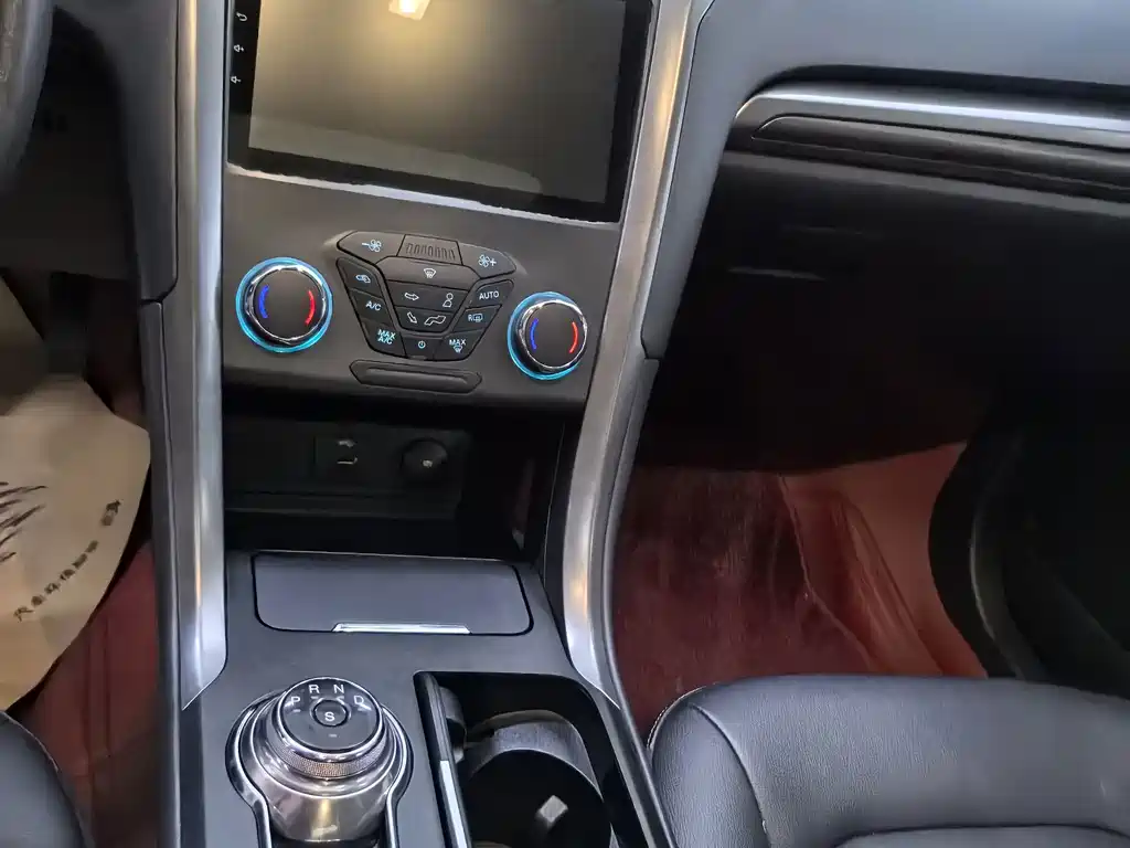 Ford Mondeo — миниатюра 10