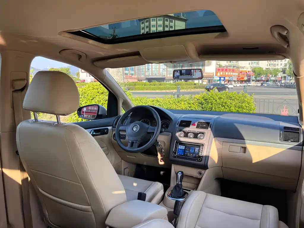 Volkswagen Touran — миниатюра 8
