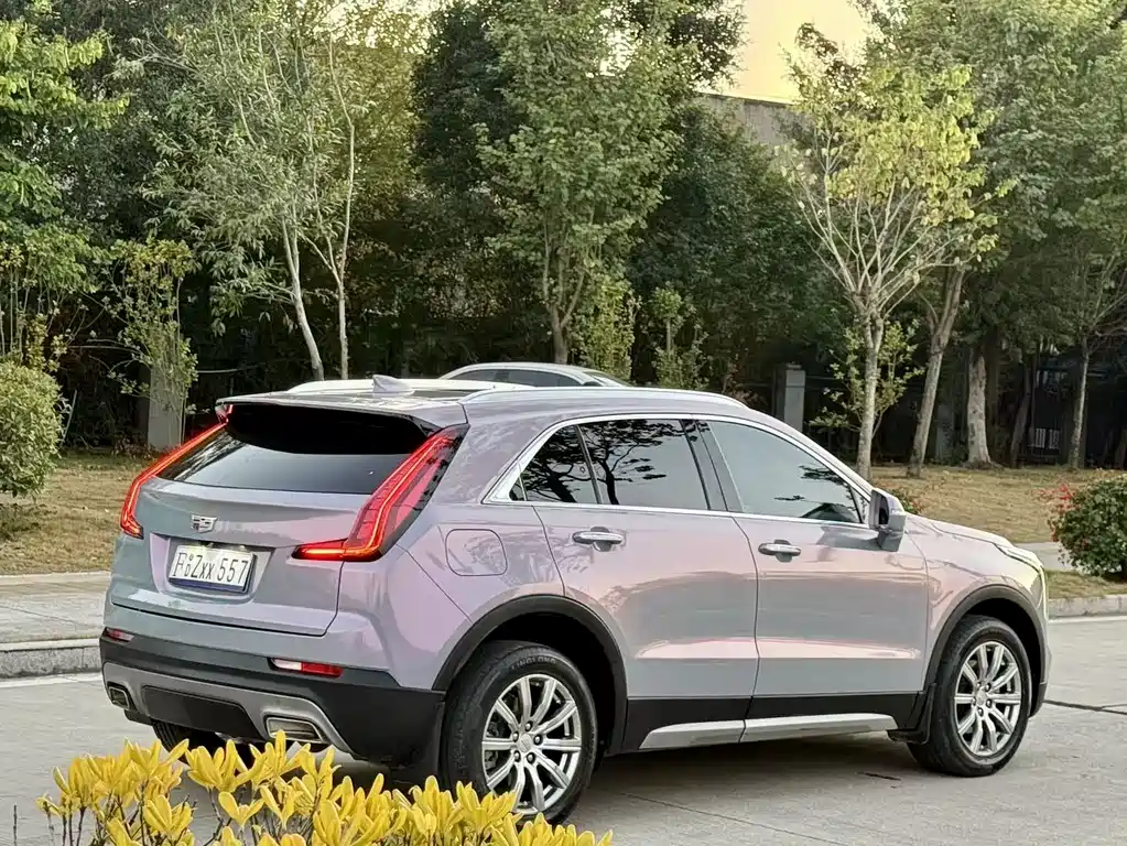 CADILLAC XT4