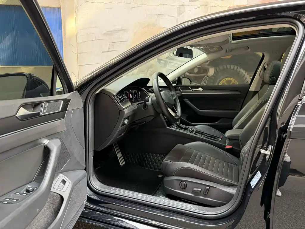 Volkswagen Magotan 2021 330TSI DSG 30