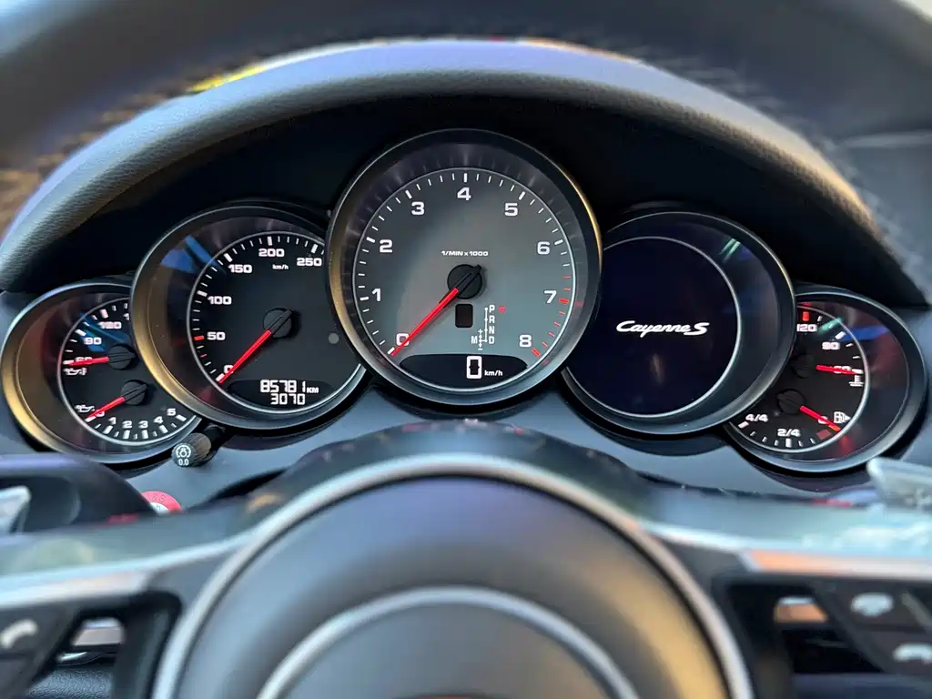 Porsche Cayenne — миниатюра 6