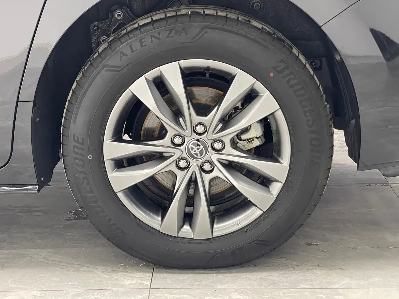 Toyota Sienna 2025 Черный из Китая