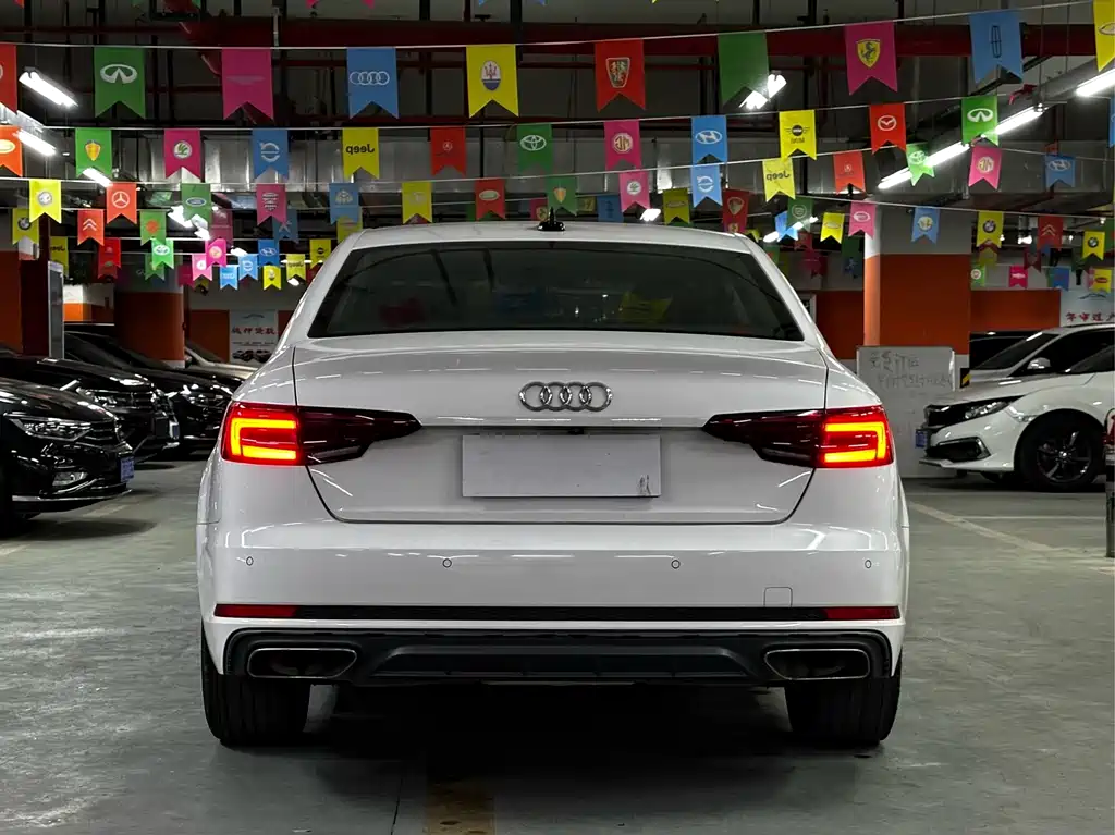 Audi A4L 2019 40 TFSI Fashion VI