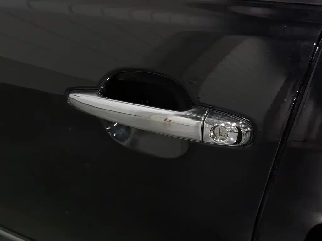 Toyota Camry — миниатюра 18