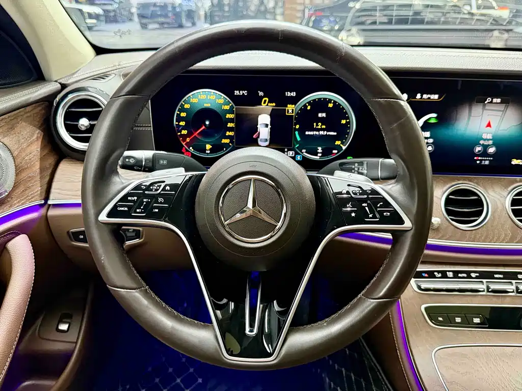 MERCEDES-BENZ E CLASS