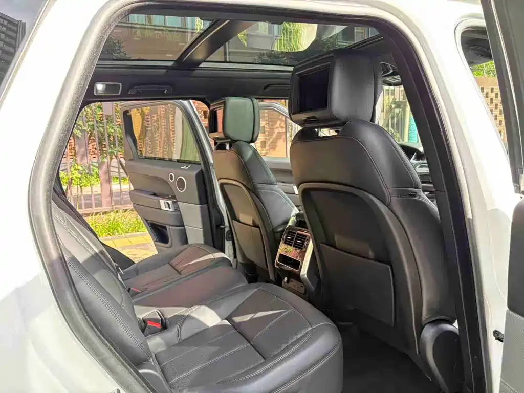 Land Rover Sport PHEV — миниатюра 20