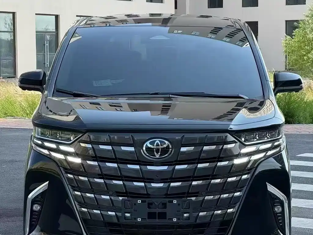Toyota Alphard 0