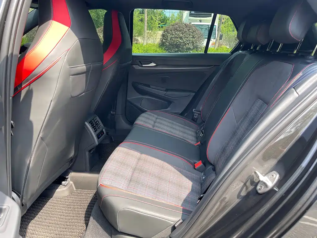 Volkswagen Golf GTI — миниатюра 5