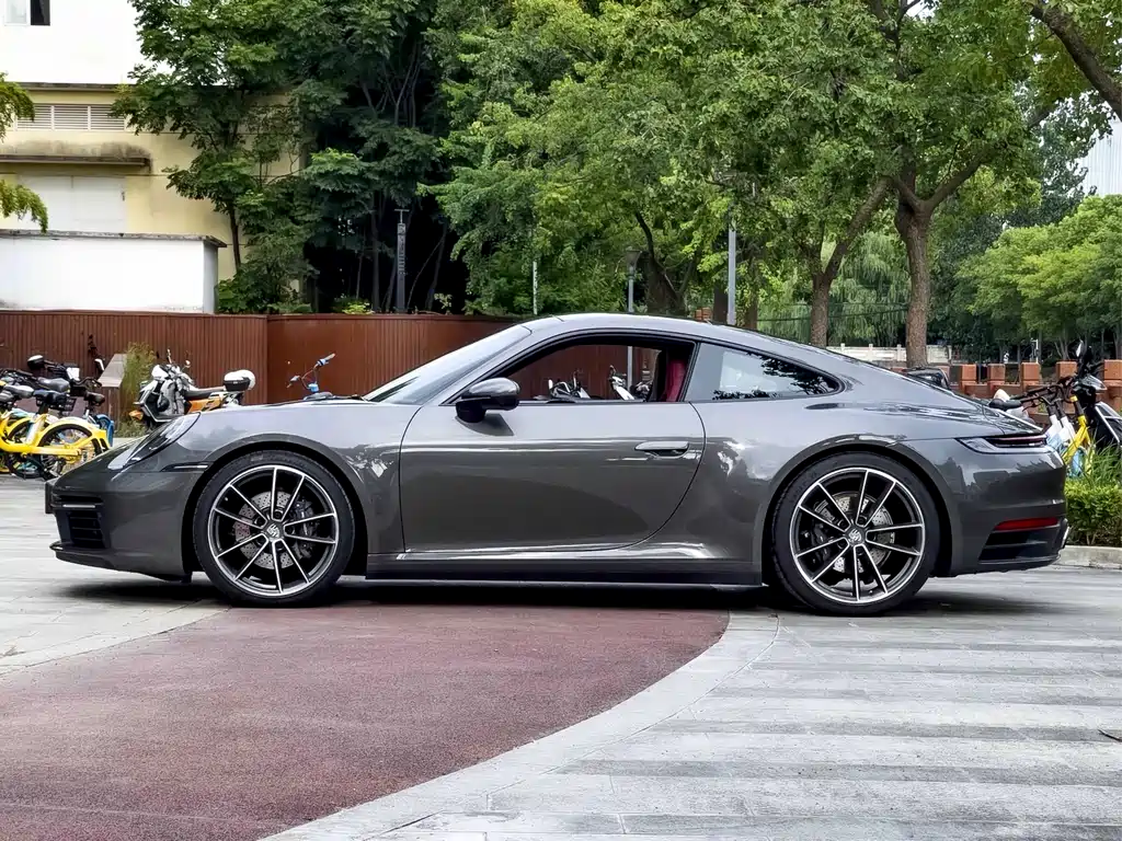 Porsche 911 2022 Carrera 3.0T