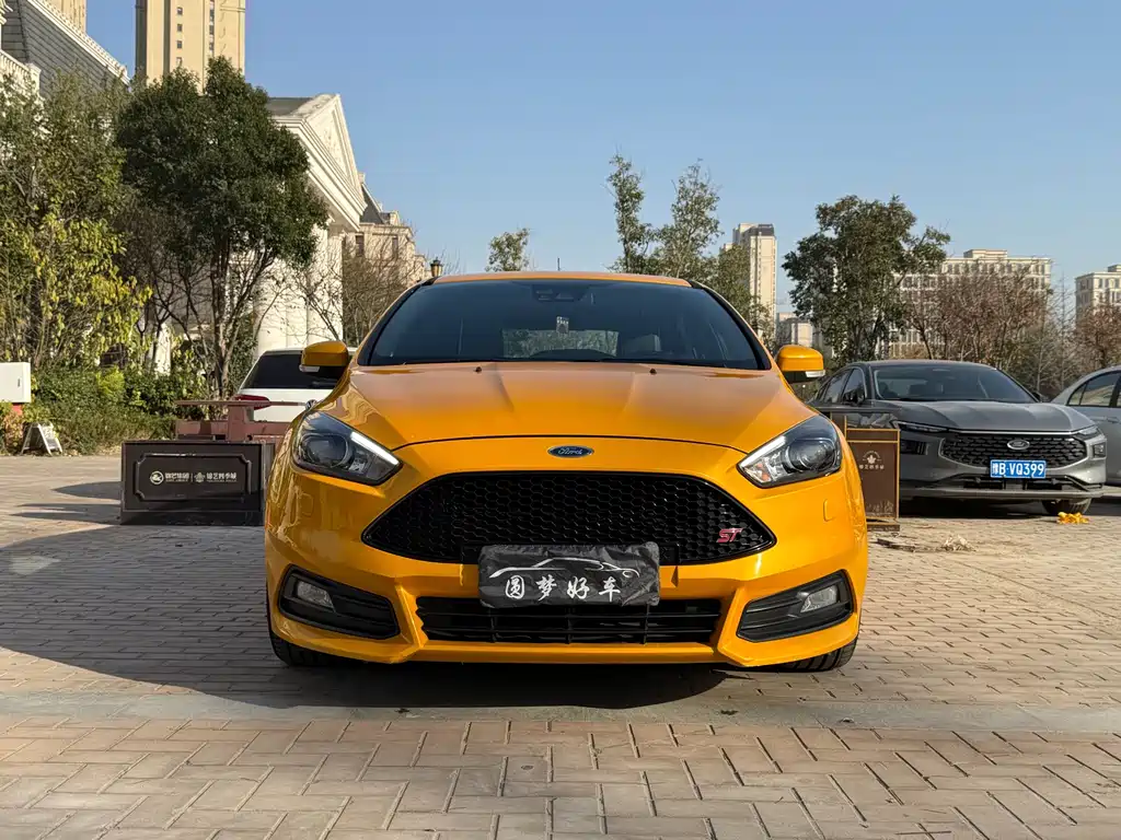 Ford Focus (Import) — миниатюра 2