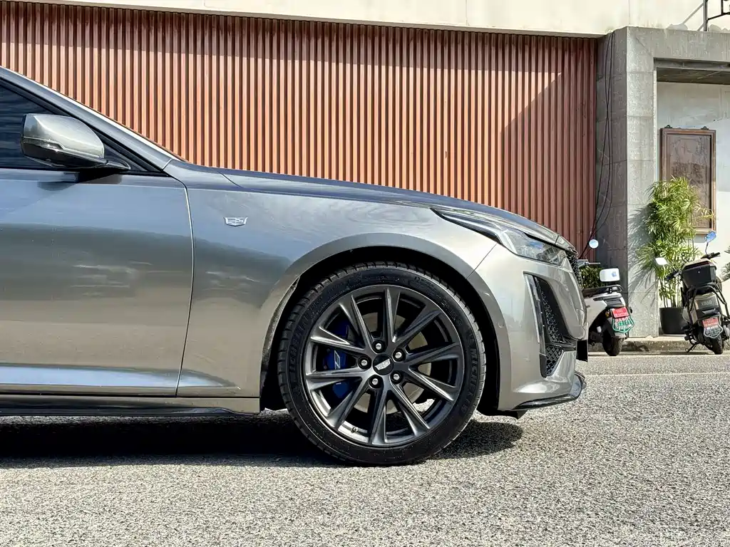 Cadillac CT5 — миниатюра 7