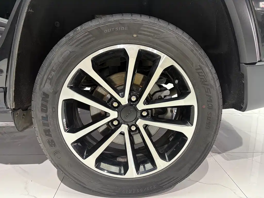 JEEP GRAND COMMANDER