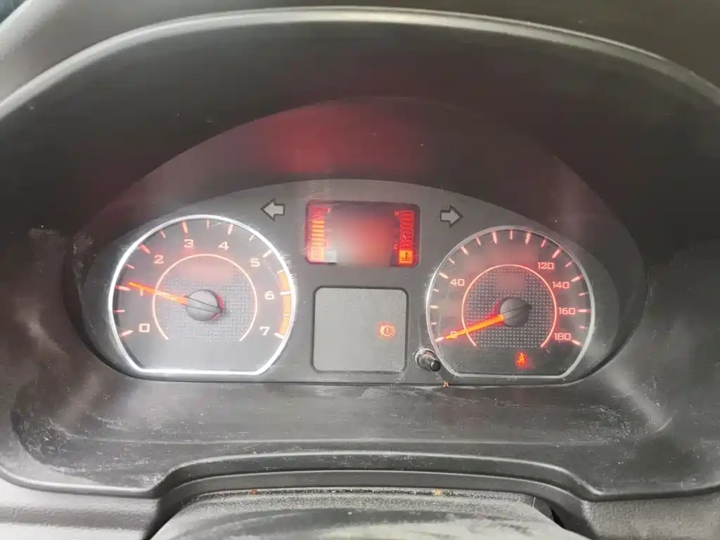 Wuling Hongguang V — миниатюра 4