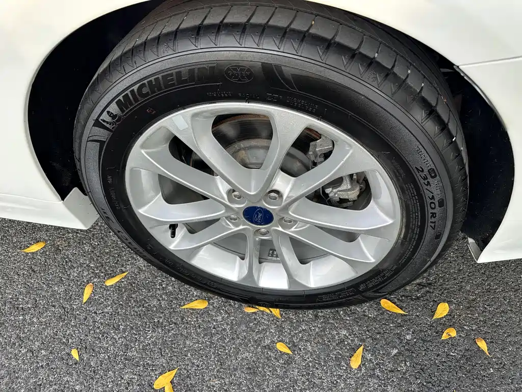 Ford Mondeo — миниатюра 10