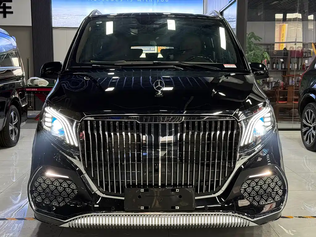 Mercedes-Benz Vito 2024 2.0T 7 мест