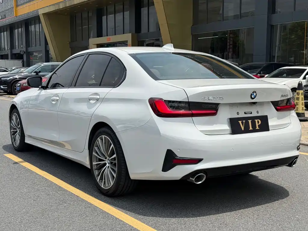 BMW 3 Series - фото 7